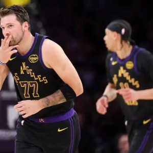 华体会-湖人大胜克村，东子完美|独行侠|德雷蒙德·格林|快船|太阳|登子_新浪体育_新浪新闻